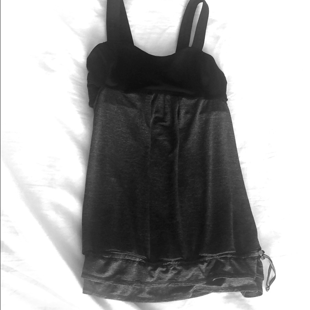 Lululemon size 4 black/grey singed tank/sports bra